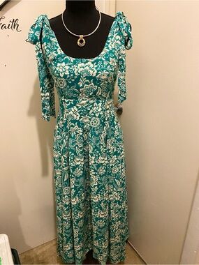 D) Iris Maxi Green&Cream Floral Tie-Shoulder Maxi Dress. Sz10 better fit for Sz8